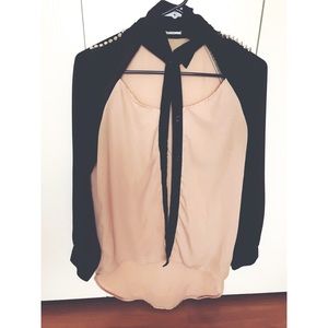 🖤NEW LISTING 🖤 Black and Tan Blouse 🖤